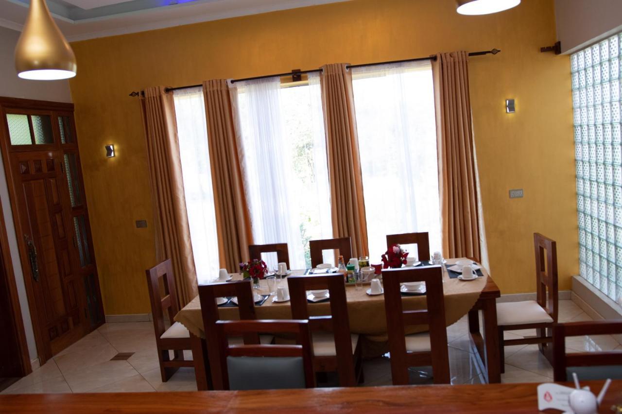 Arusha Royal Acomodação com café da manhã Exterior foto