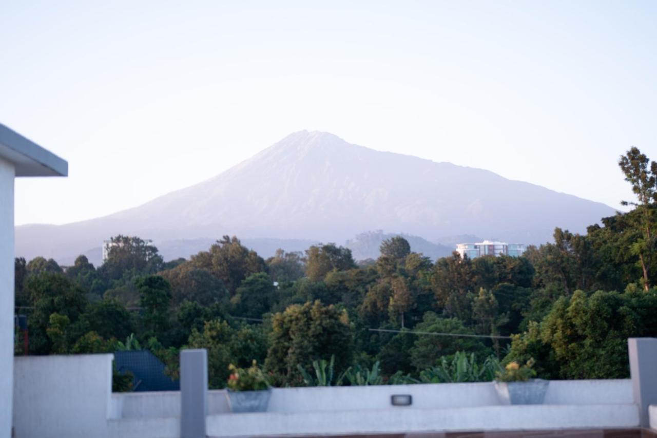 Arusha Royal Acomodação com café da manhã Exterior foto